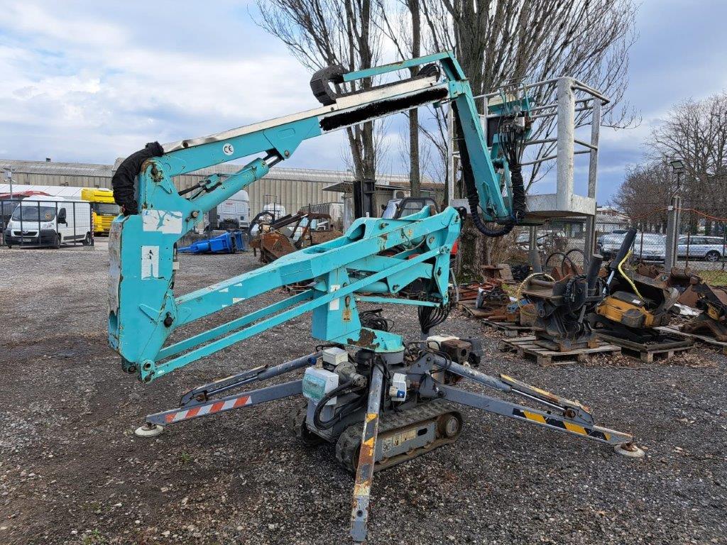 samohodna teleskopska ploščad OIL & STEEL OCTOPUSSY1250